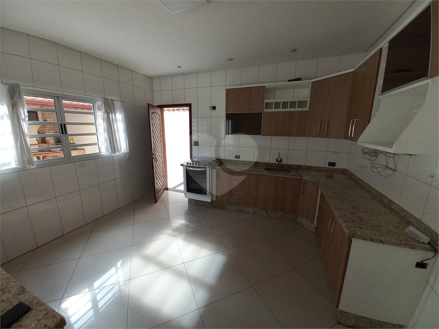 Sobrado à venda com 3 quartos, sendo 1 suíte, em Lar São Paulo, São Paulo, SP