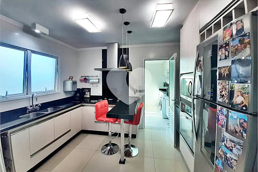 Casa à venda com 5 quartos, sendo 2 suítes, no condomínio Florada da Serra, São Paulo - SP