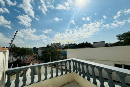 Sobrado à venda com 3 quartos, sendo 1 suíte, em Jardim Jussara, São Paulo, SP