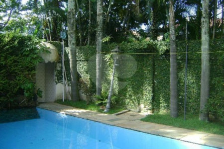 Casa à venda com 4 suítes em Vila Tramontano, São Paulo, SP