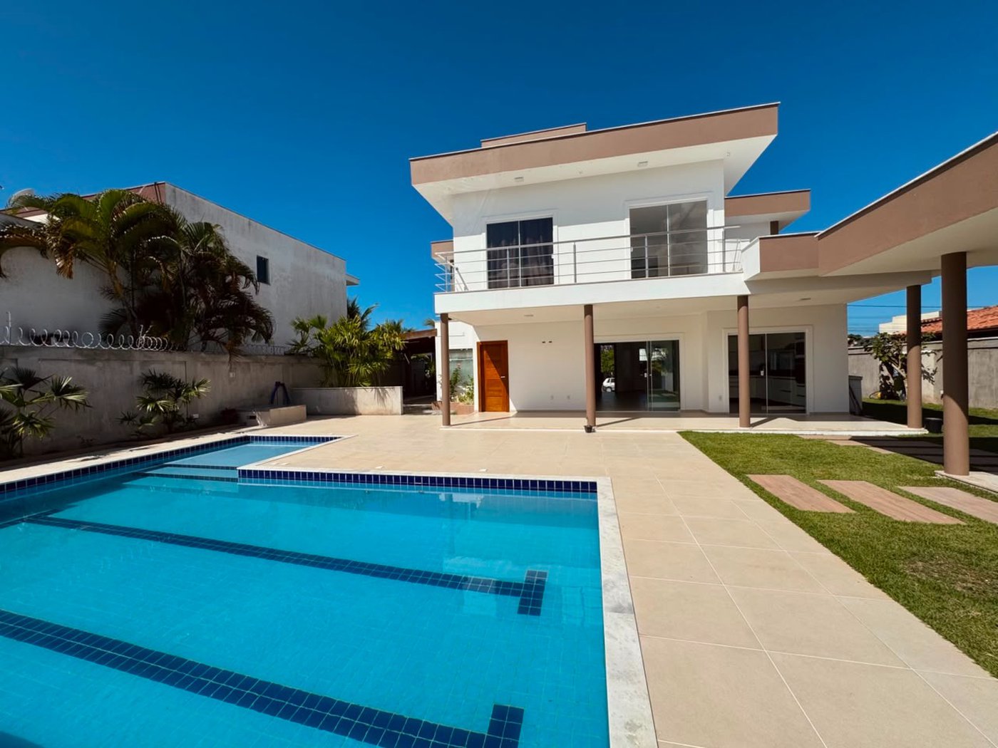 Casa para alugar com 3 suítes, no condomínio Outeiro São Francisco, Porto Seguro - BA