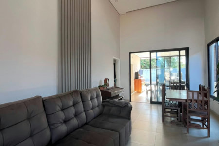 Casa à venda ou para alugar com 4 quartos, sendo 2 suítes,  em Santa Terezinha, Três Lagoas, MS