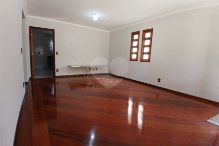 Casa à venda com 5 quartos, sendo 3 suítes, em Vila Santista, Atibaia, SP