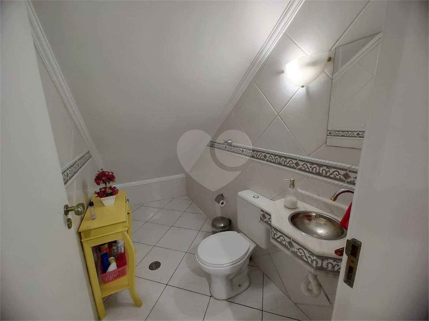 Sobrado à venda com 3 quartos, sendo 1 suíte, em Jardim Pinheiros, São Paulo, SP