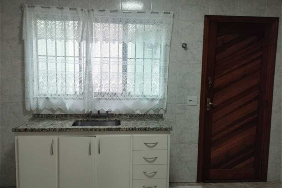 Casa à venda com 3 quartos, sendo 1 suíte, no condomínio Residencial Jardim das Palmas, São Paulo - SP