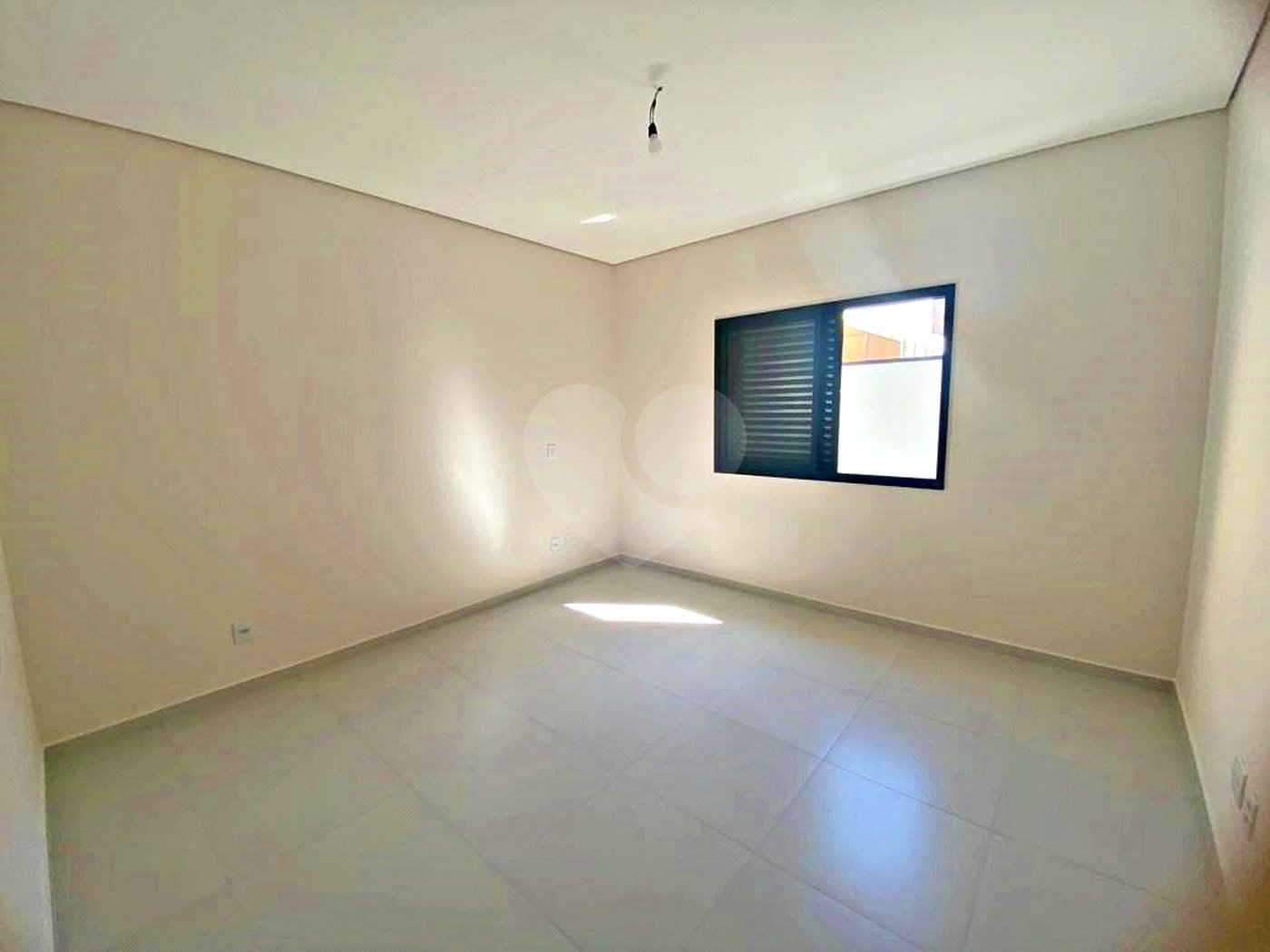 Casa à venda com 3 suítes no condomínio Santa Isabel I, Louveira - SP