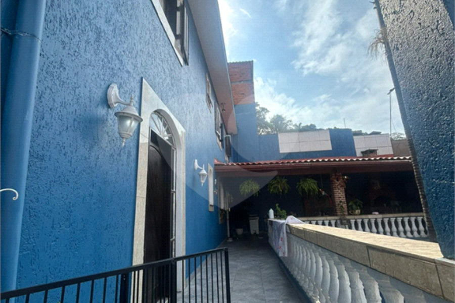 Sobrado à venda com 3 quartos, sendo 1 suíte,  em Tremembé, São Paulo, SP