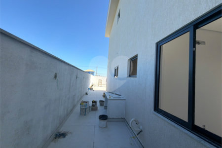 Casa em condomínio à venda com 4 quartos, sendo 3 suítes, em Ogiva, Cabo Frio, RJ