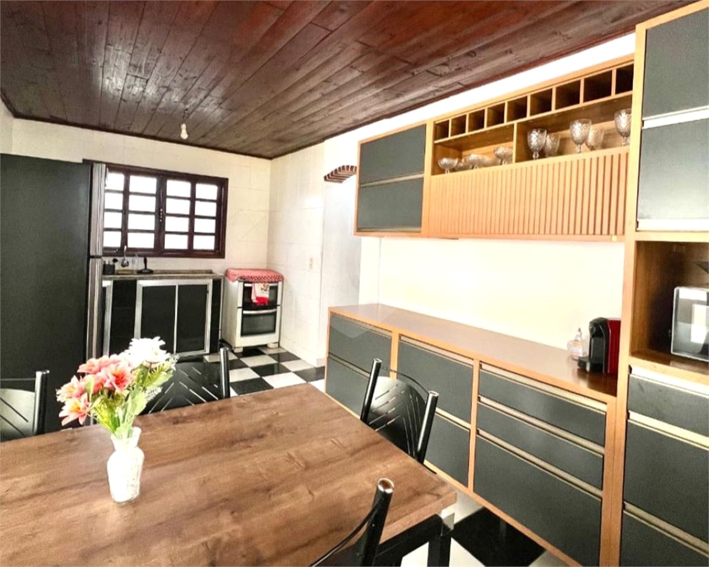 Sobrado à venda com 3 quartos em Conjunto Habitacional Júlio de Mesquita Filho, Sorocaba, SP