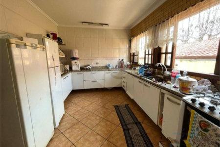 Casa à venda com 8 quartos, sendo 3 suítes, em Jardim Terceiro Centenário, Atibaia, SP