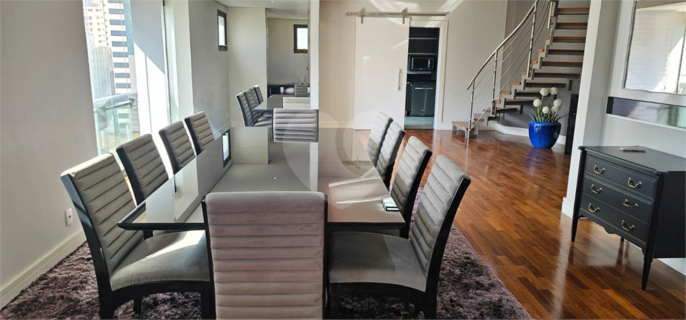 Duplex à venda com 4 quartos, sendo 3 suítes,  em Jardim Paulista, São Paulo, SP
