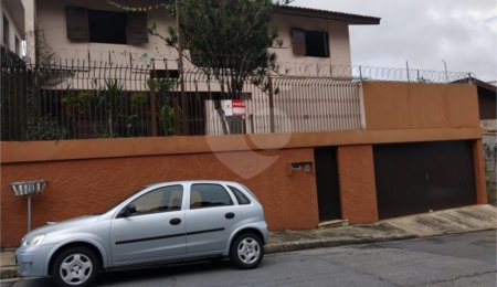 Sobrado à venda com 3 quartos, sendo 1 suíte,  em Jardim Pinheiros, São Paulo, SP