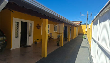 Casa à venda com 3 quartos, sendo 1 suíte,  em Tatetú, Alambari, SP
