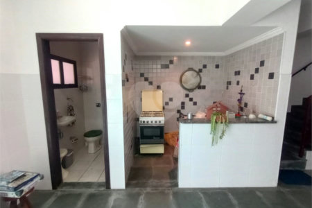 Sobrado à venda com 4 quartos, sendo 1 suíte, em Vila Macedópolis, São Paulo, SP