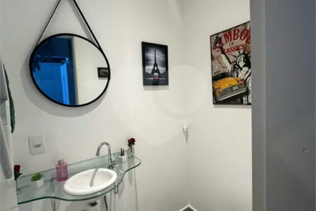 Casa à venda com 3 quartos, sendo 1 suíte, no condomínio Residencial Villagio Vitória, Guarulhos - SP