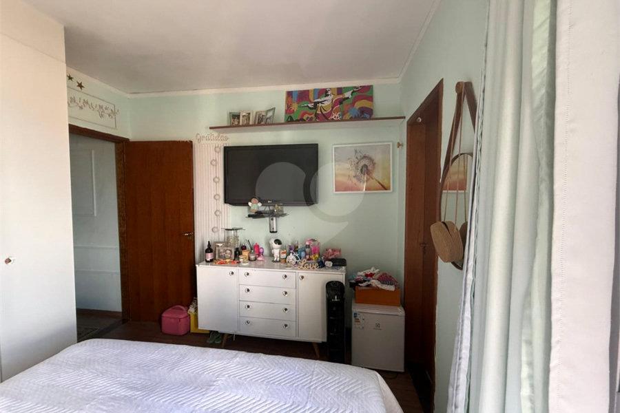Sobrado à venda com 3 suítes em Vila Constança, São Paulo, SP