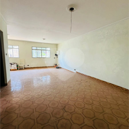 Casa à venda com 4 quartos, sendo 2 suítes,  em Vila Galvão, Guarulhos, SP