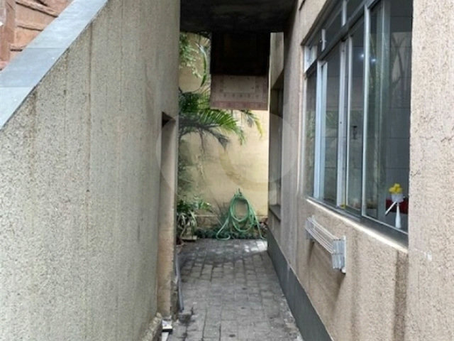 Sobrado à venda com 5 quartos, sendo 2 suítes,  em Jardim São Bento, São Paulo, SP