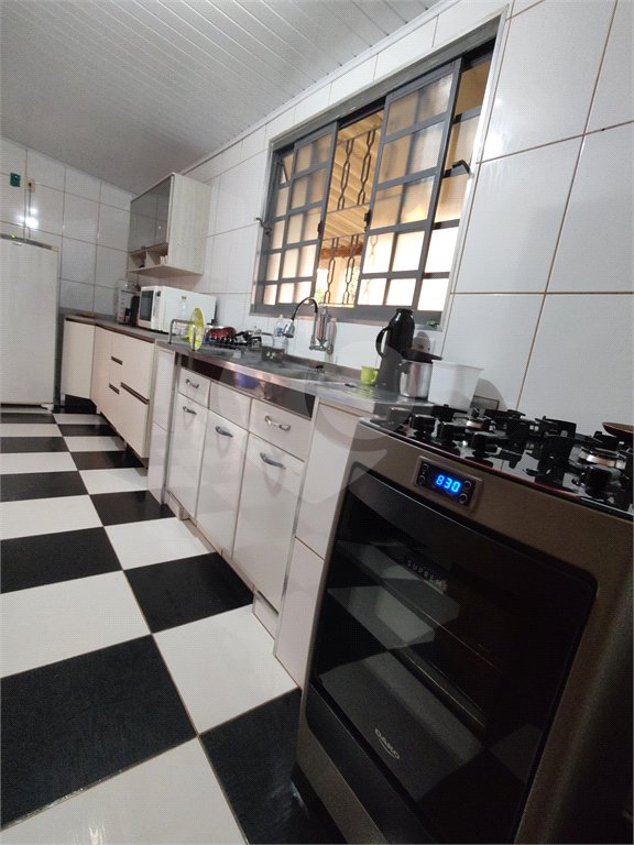 Chácara à venda com 4 quartos, sendo 1 suíte, em Vila Santa Helena, Atibaia, SP
