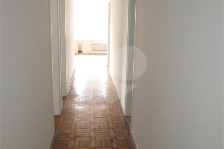 Sobrado à venda com 3 quartos em Horto, São Paulo, SP