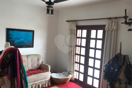 Casa à venda com 2 quartos, sendo 3 suítes, em Vila Oliveira, Mogi das Cruzes, SP