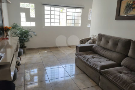 Sobrado à venda com 5 quartos, sendo 1 suíte,  em Vila Bela Vista, Suzano, SP