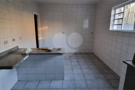 Casa à venda com 3 quartos, sendo 1 suíte,  em Jardim Rosa Maria, São Paulo, SP