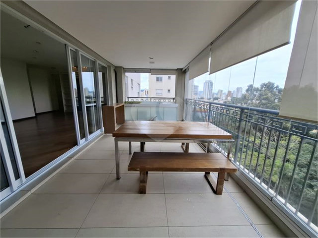 Apartamento para alugar com 3 suítes em Santana, São Paulo, SP