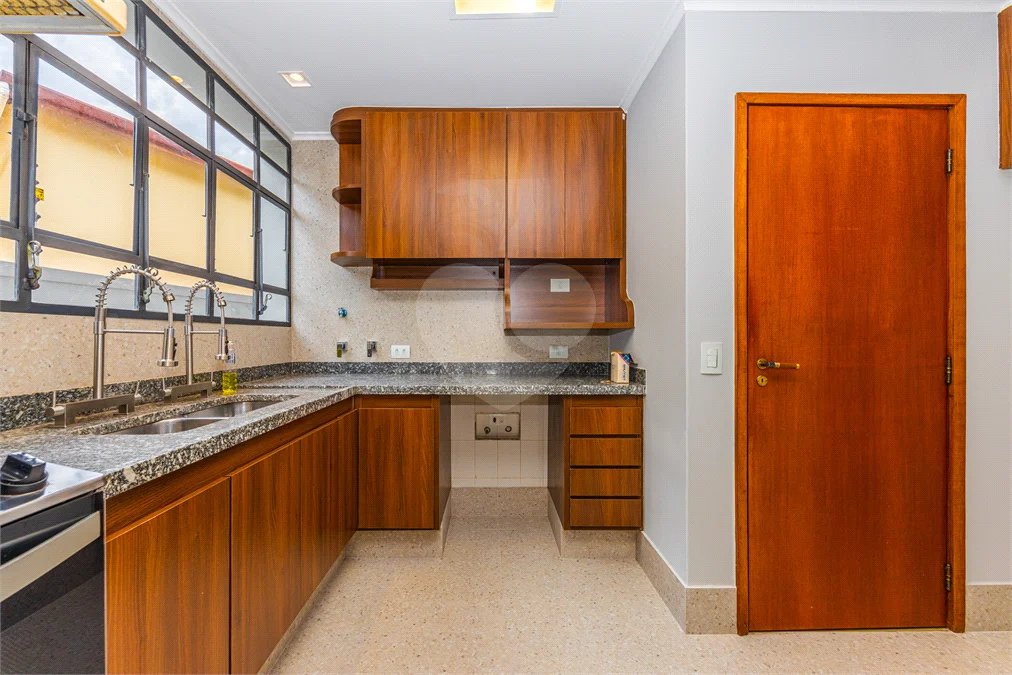 Casa à venda com 4 quartos, sendo 2 suítes, em Jardim Marajoara, São Paulo, SP