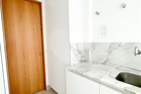 Apartamento à venda com 4 suítes em Vila Cordeiro, São Paulo, SP