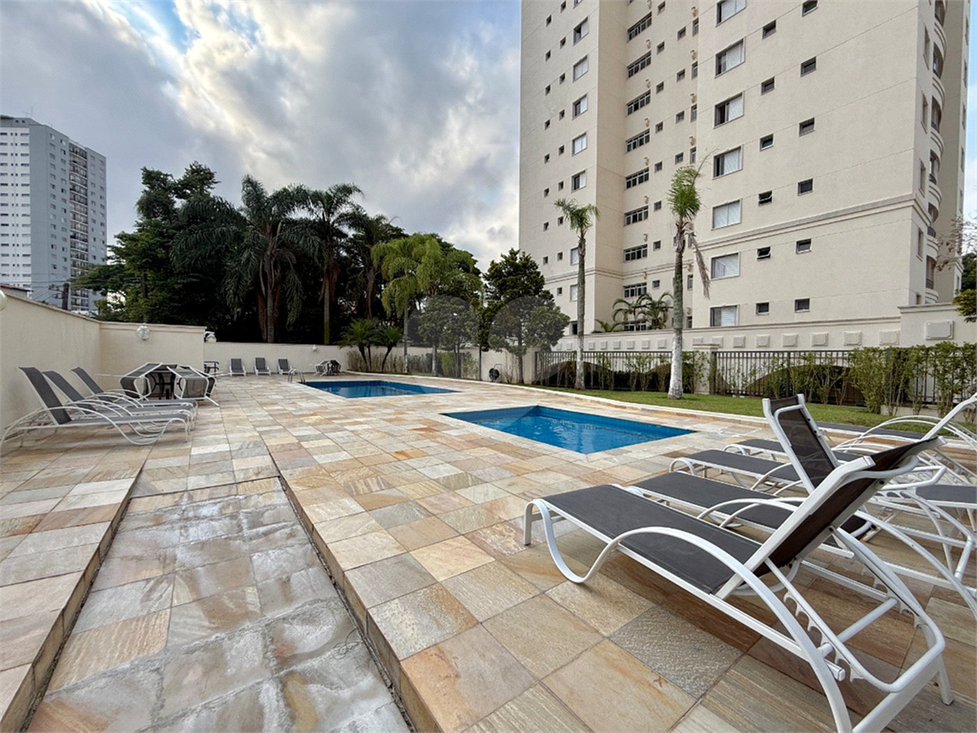 Apartamento à venda com 3 quartos, sendo 1 suíte, em Jardim Marajoara, São Paulo, SP