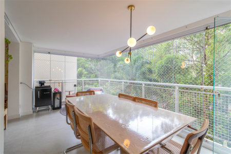 Apartamento à venda com 3 quartos, sendo 1 suíte,  em Morumbi, São Paulo, SP