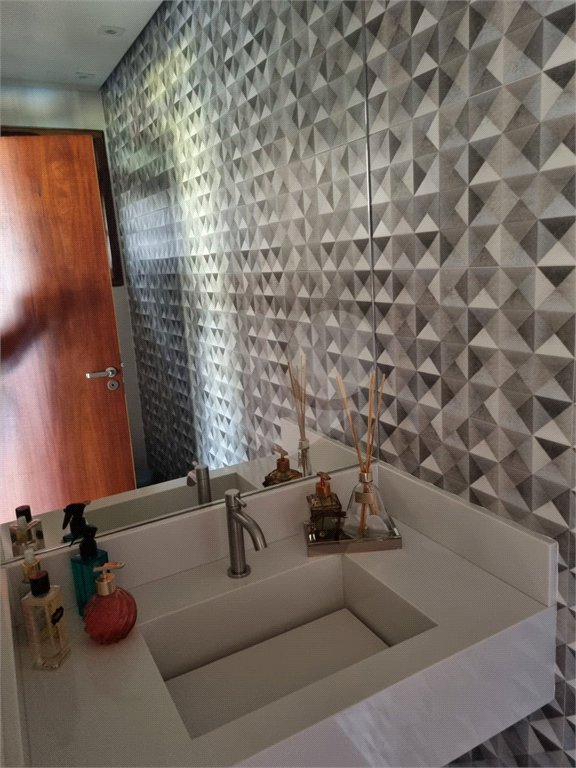 Casa à venda com 3 quartos, sendo 1 suíte, no condomínio Alpes da Cantareira, Mairiporã - SP