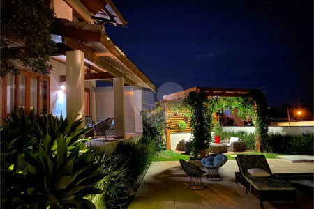 Casa à venda com 5 suítes no condomínio Village Ipanema 1, Araçoiaba da Serra - SP