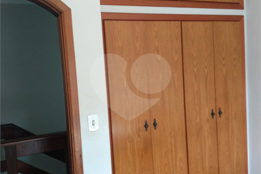 Sobrado à venda ou para alugar com 3 quartos, sendo 1 suíte, em Horto, São Paulo, SP