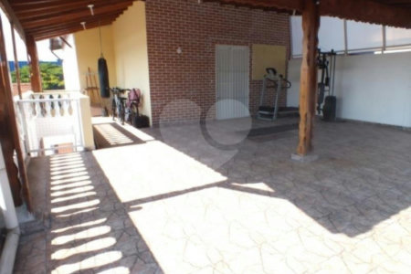 Casa à venda com 3 quartos, sendo 1 suíte, em Jardim Oriental, São Paulo, SP