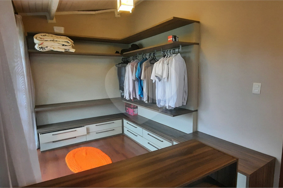 Casa à venda com 3 quartos, sendo 1 suíte, no condomínio Alpes da Cantareira, Mairiporã - SP