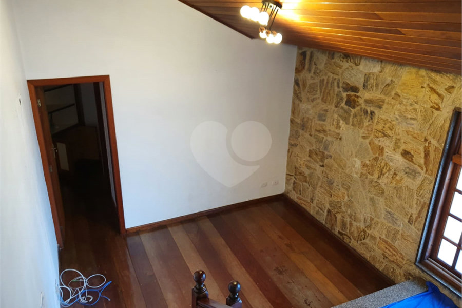 Sobrado à venda com 4 quartos, sendo 2 suítes, em Tremembé, São Paulo, SP