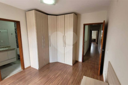 Sobrado à venda com 2 quartos, sendo 1 suíte,  em Vila Suissa, Mogi das Cruzes, SP