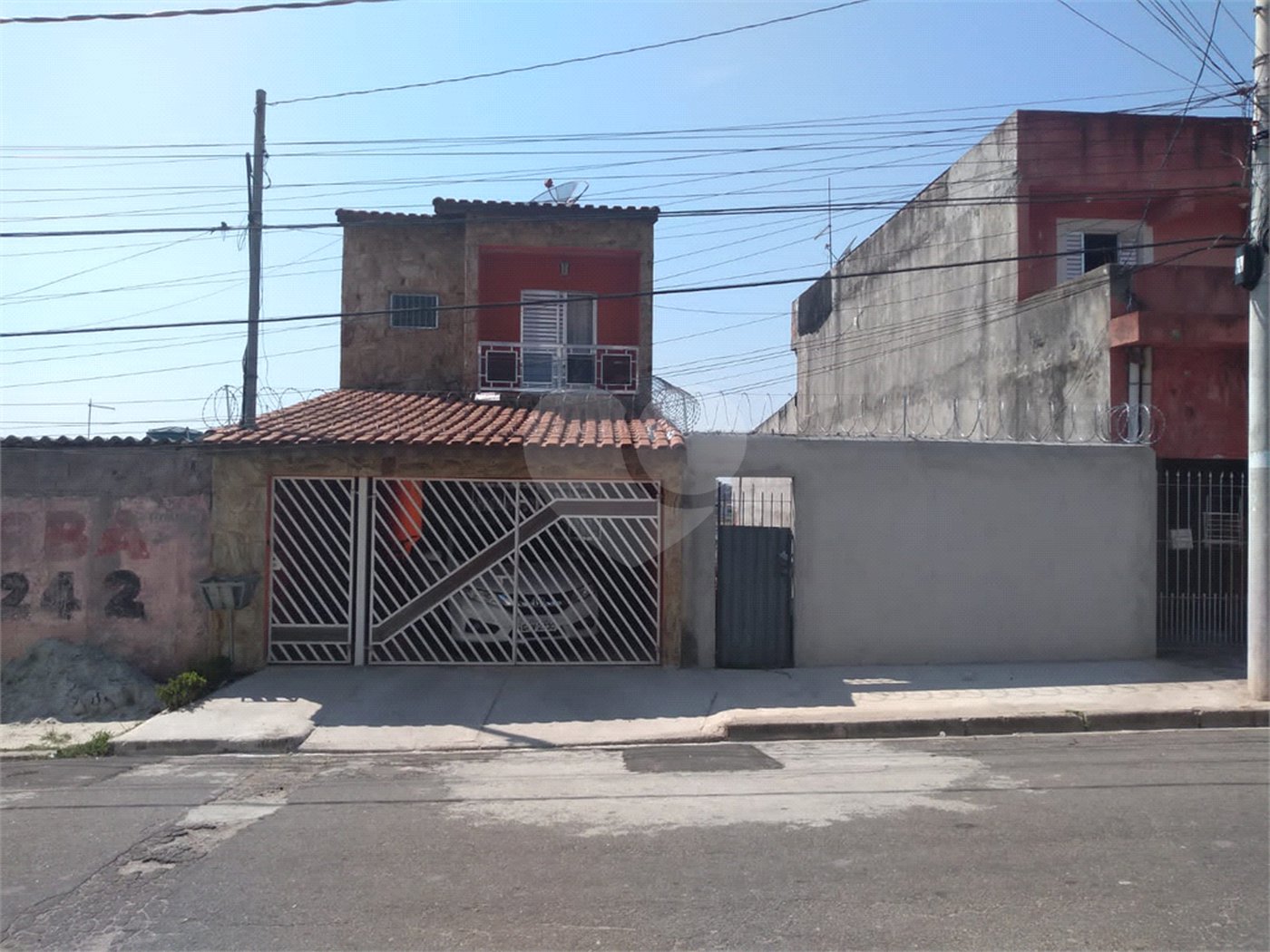 Sobrado à venda com 3 quartos, sendo 1 suíte, em Vila Santa Margarida, Ferraz de Vasconcelos, SP