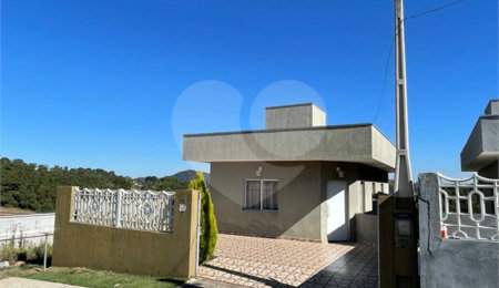 Casa à venda com 3 quartos, sendo 2 suítes,  em Loteamento Pedra Bela, Atibaia, SP