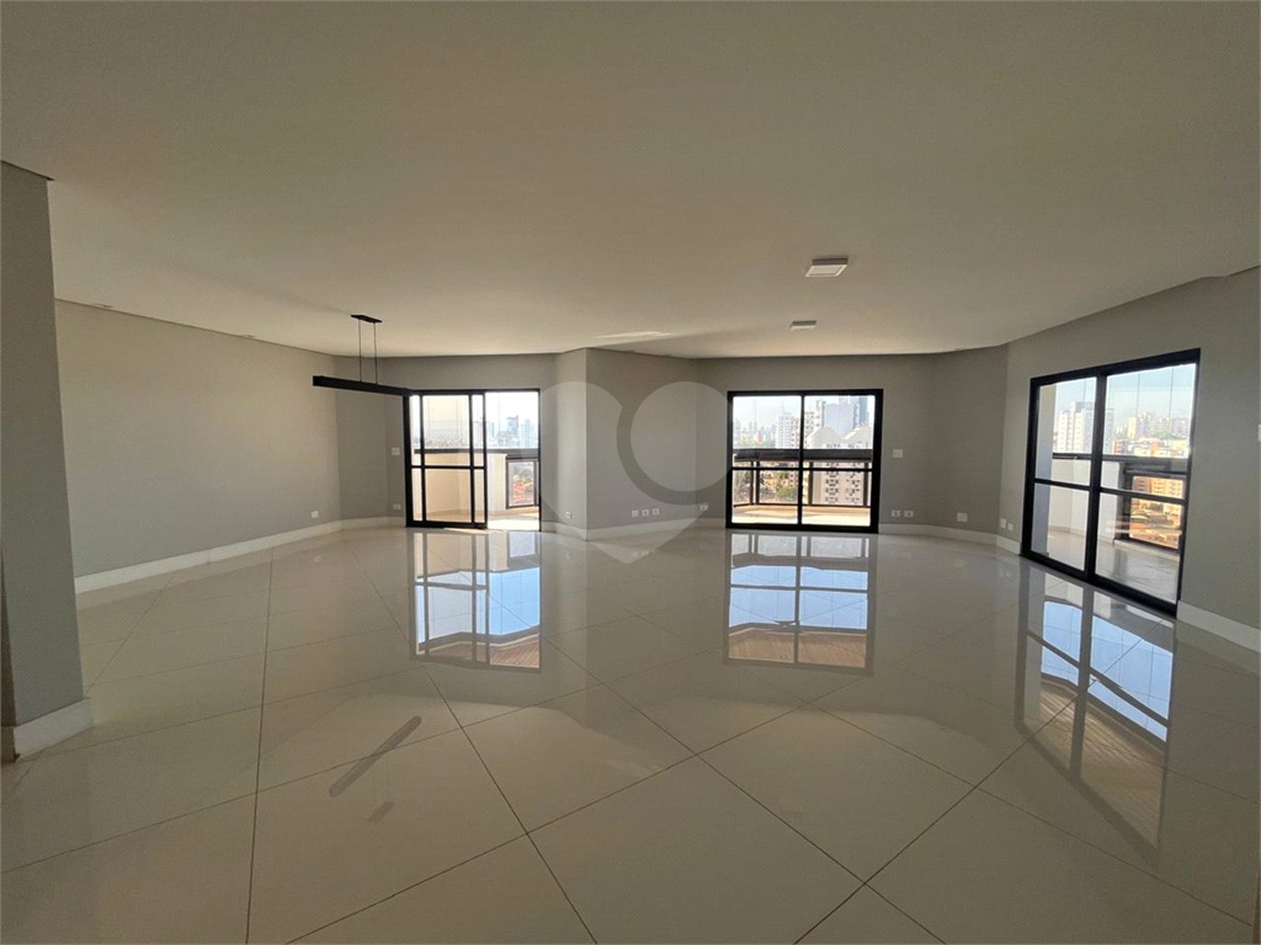 Apartamento à venda com 3 suítes no Centro, Sorocaba, SP