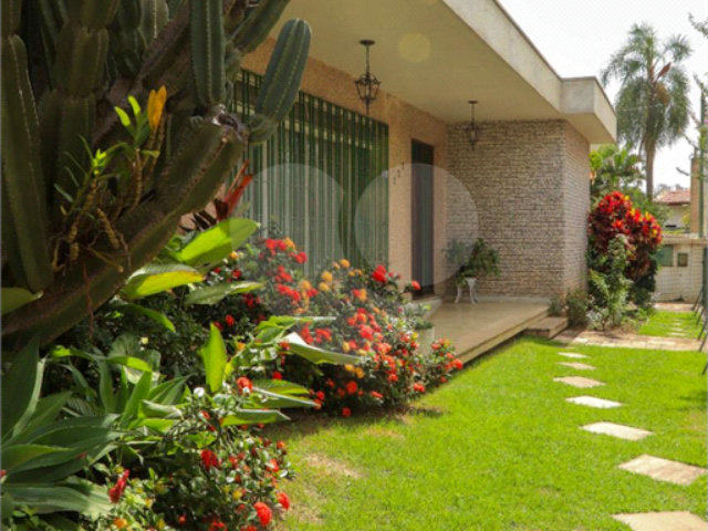 Casa à venda com 3 quartos no condomínio Paderewsky, São Paulo - SP