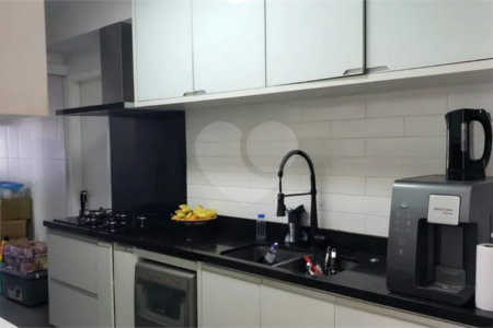 Apartamento à venda com 3 suítes em Vila Alexandria, São Paulo, SP
