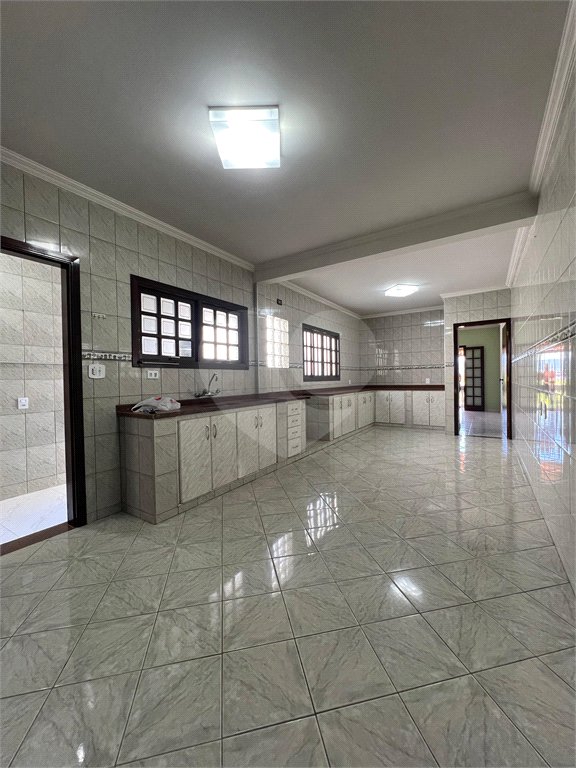 Sobrado à venda com 3 quartos, sendo 1 suíte, em Conjunto Habitacional Brás Cubas, Mogi das Cruzes, SP