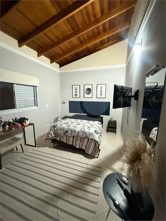 Sobrado à venda com 6 quartos, sendo 2 suítes, em Vila Áurea, Poá, SP