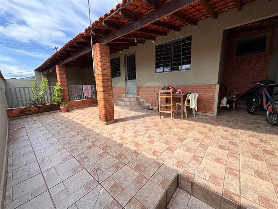 Casa à venda com 4 quartos, sendo 1 suíte, em Jardim São Judas Tadeu, Salto, SP