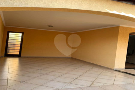 Casa à venda com 4 quartos, sendo 1 suíte, em Jardim Cruzeiro do Sul, São Carlos, SP