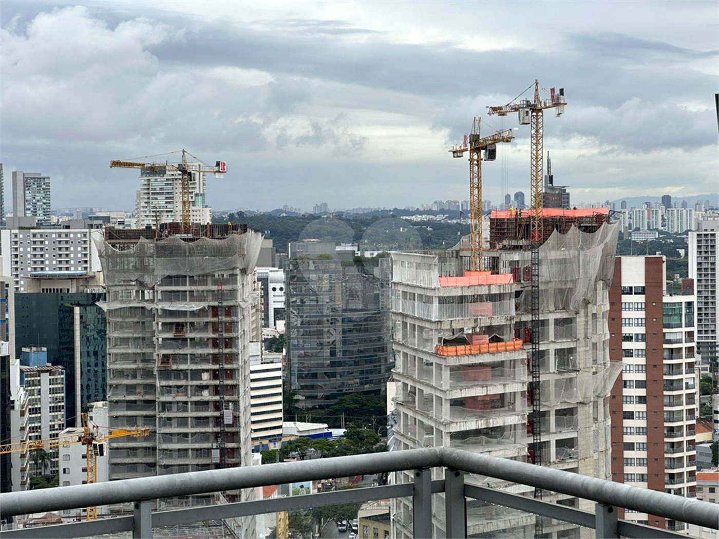 Apartamento à venda ou para alugar com 1 suíte em Pinheiros, São Paulo, SP