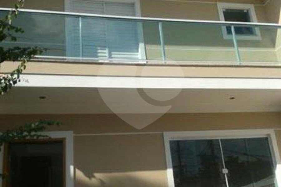 Sobrado à venda com 3 suítes em Vila Constança, São Paulo, SP